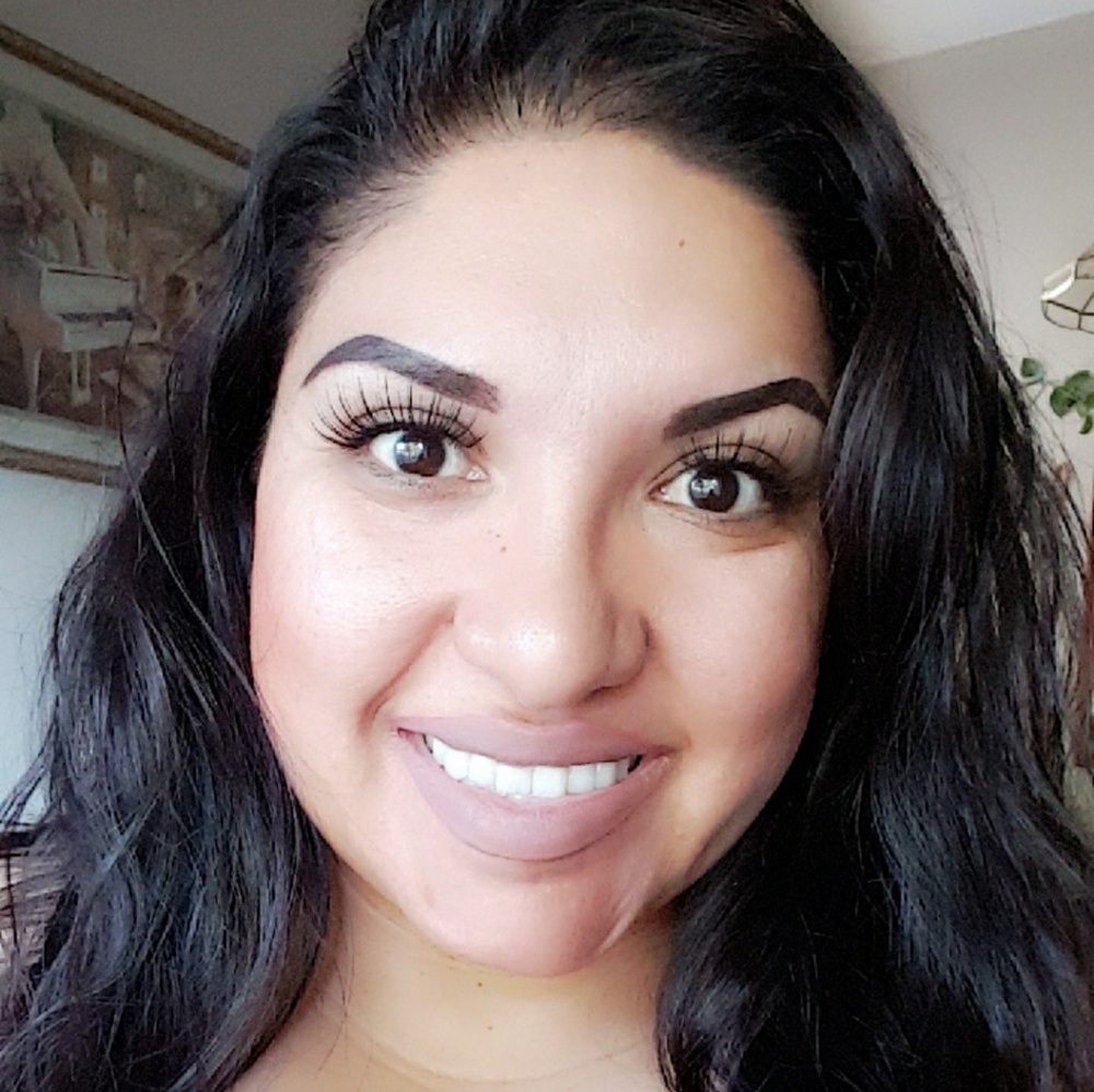 Meet your Posher, Alicia